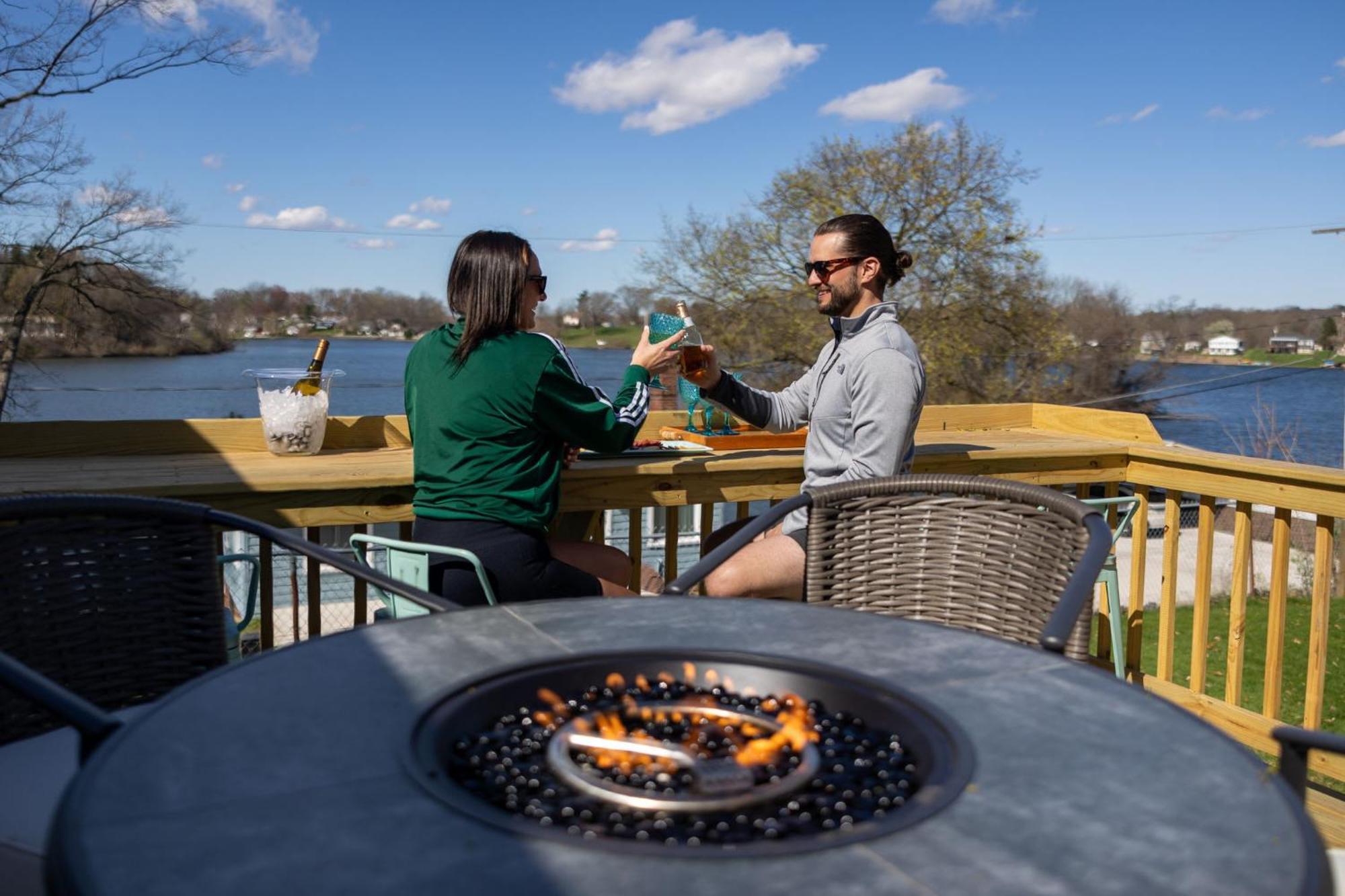 Hilltop Lakehouse - Free Kayaks Deck Plx Vila Akron Exterior foto